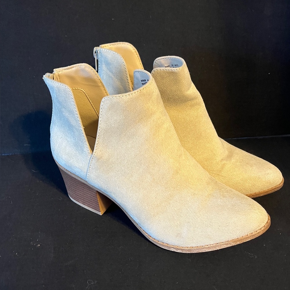 Sonoma Taupe Ankle Booties size 8.5